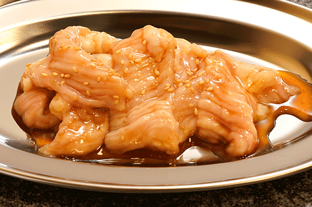 牛ホルモン（コテッチャン・小腸）〈にんにくタレ〉